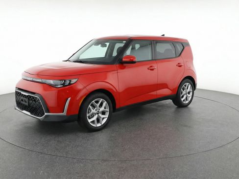 Used 2025 Kia Soul LX w/ LX Technology Package FWD image 3