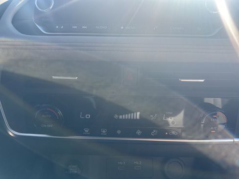 Used 2025 Nissan Rogue SV image 24