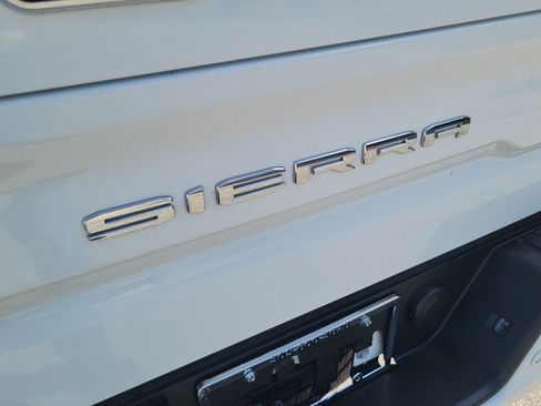 Used 2025 GMC Sierra 1500 AT4 AWD/4WD image 27