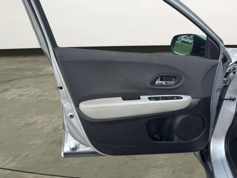 Used 2019 Honda HR-V LX image 31