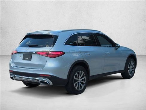 Used 2024 Mercedes-Benz GLC 300 4MATIC image 5