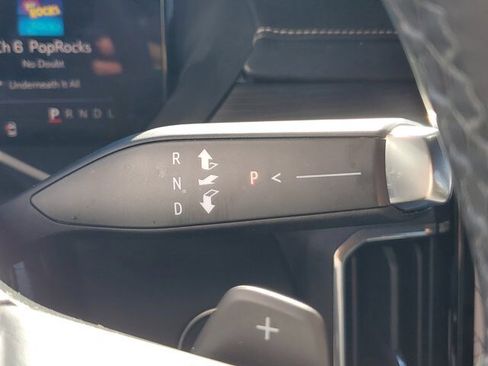 Used 2024 GMC Acadia Elevation image 28