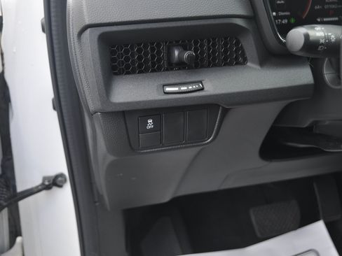 Used 2024 Honda CR-V EX image 16