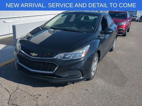 Used 2018 Chevrolet Cruze LS FWD image 13