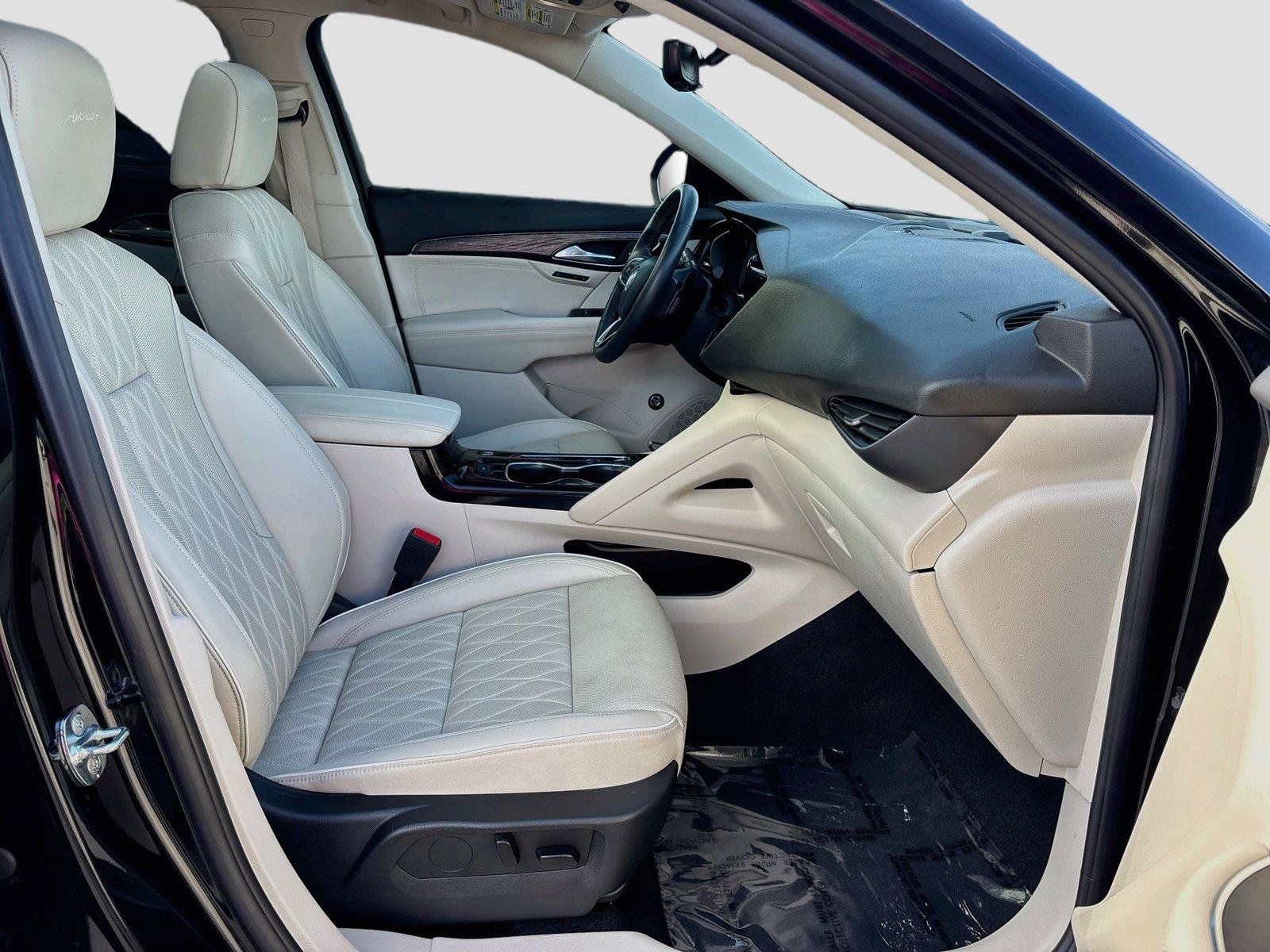 Used 2023 Buick Envision Avenir AWD/4WD image 30