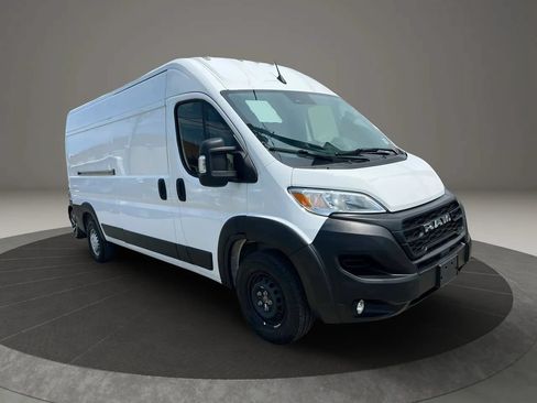 Used 2025 RAM ProMaster 2500 w/ Convenience Group FWD image 3