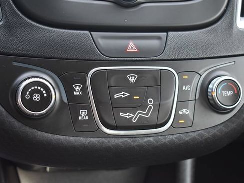 Certified 2018 Chevrolet Malibu LT FWD image 31