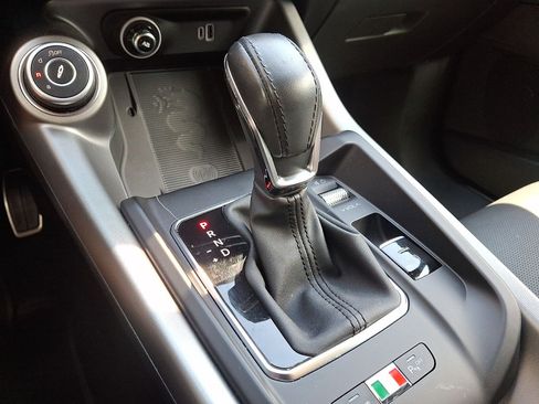 Used 2024 Alfa Romeo Tonale Veloce AWD/4WD image 12