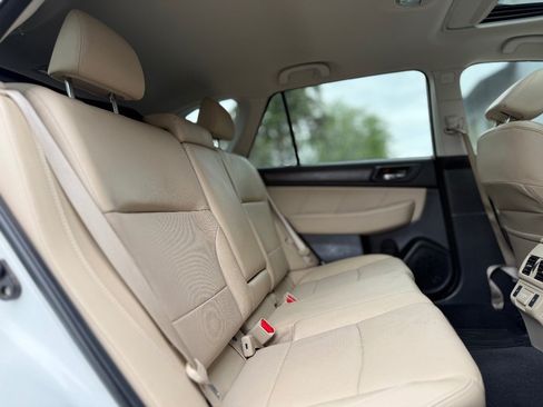 Used 2018 Subaru Outback 2.5i Limited AWD/4WD image 19