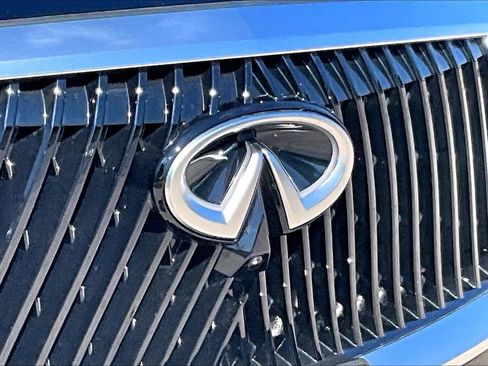 Certified 2027 INFINITI QX60 Luxe w/ Cargo Package AWD/4WD image 11