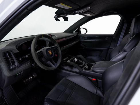 Used 2024 Porsche Cayenne Turbo GT image 13