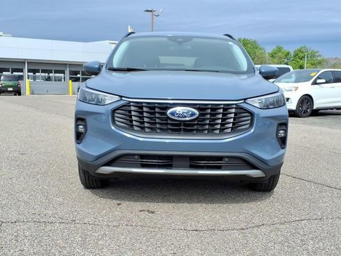 Certified 2024 Ford Escape SE FWD image 2