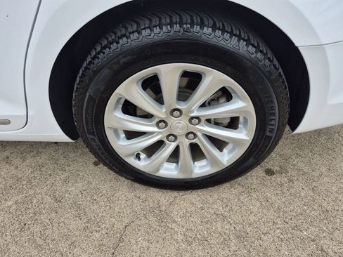 Used 2016 Buick LaCrosse Leather FWD image 9