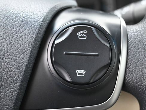 Used 2012 Toyota Camry LE image 18