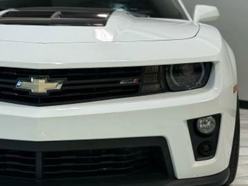 Used 2013 Chevrolet Camaro ZL1 w/ Gray Stripe Package image 4