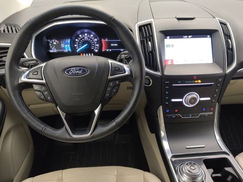 Used 2019 Ford Edge Titanium w/ Equipment Group 301A AWD/4WD image 22