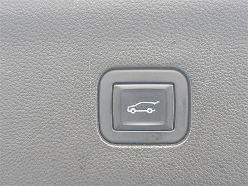 Certified 2020 Buick Enclave Avenir w/ Avenir Technology Package image 9