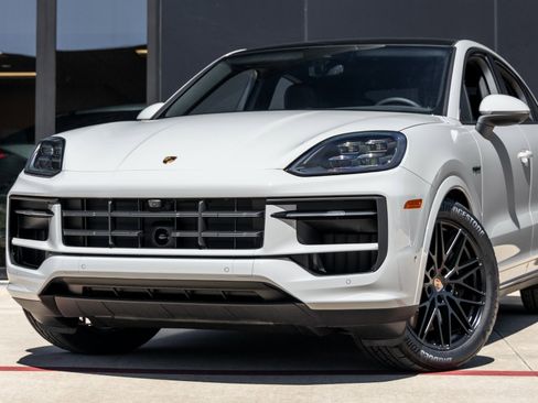 Certified 2025 Porsche Cayenne E-Hybrid Coupe image 7