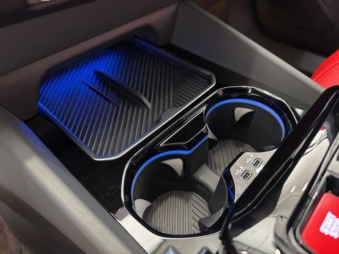 Used 2025 BMW M5 w/ Carbon Package image 27