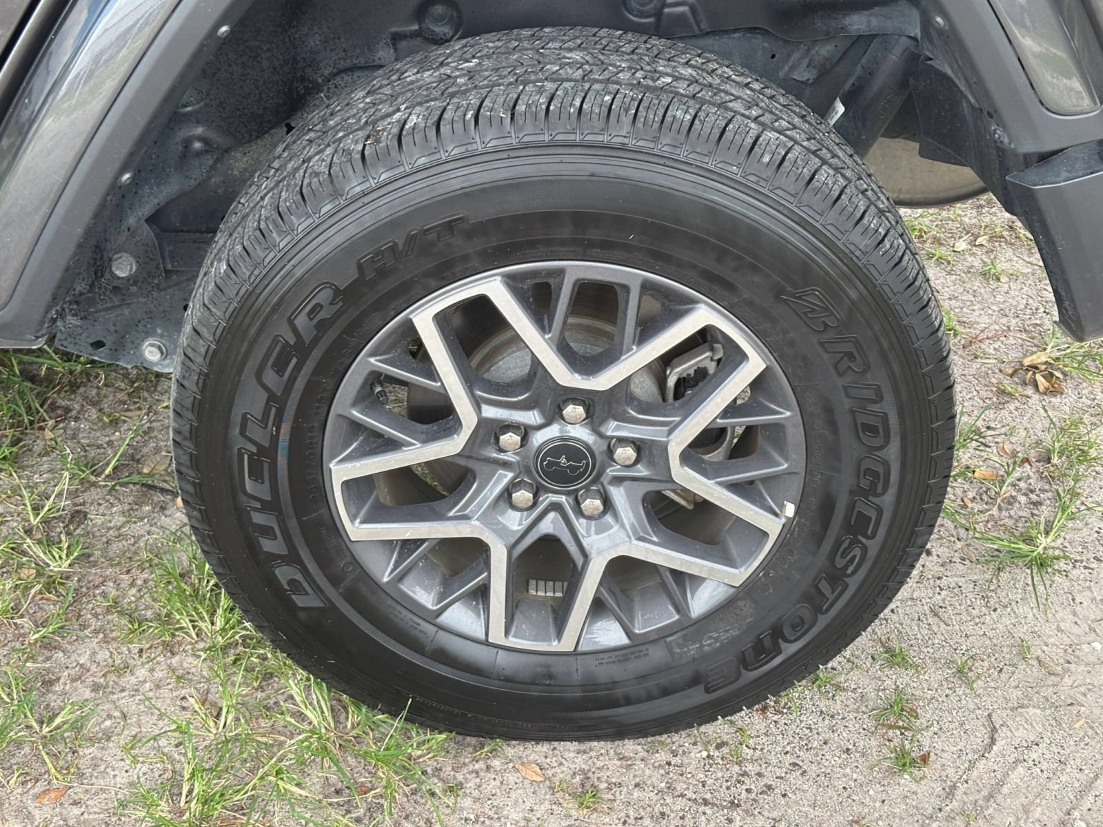 Used 2025 Jeep Wrangler Unlimited Sahara AWD/4WD image 27