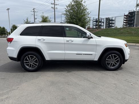Used 2019 Jeep Grand Cherokee Limited AWD/4WD image 10