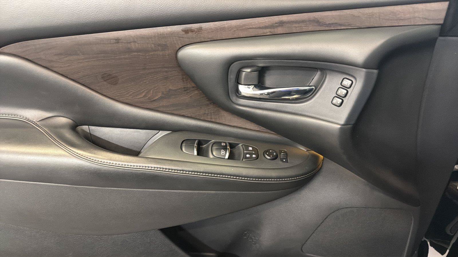 Used 2020 Nissan Murano Platinum w/ Cargo Package FWD image 23