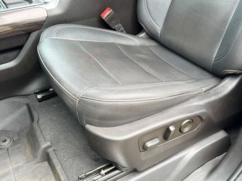 Used 2022 Chevrolet Silverado 1500 LTZ w/ LTZ Premium Package AWD/4WD image 22