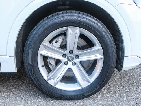 Used 2019 Audi Q8 Premium w/ Convenience Package image 11