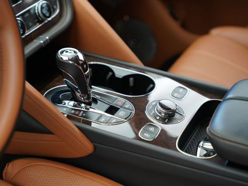 Used 2022 Bentley Bentayga Speed AWD/4WD image 16