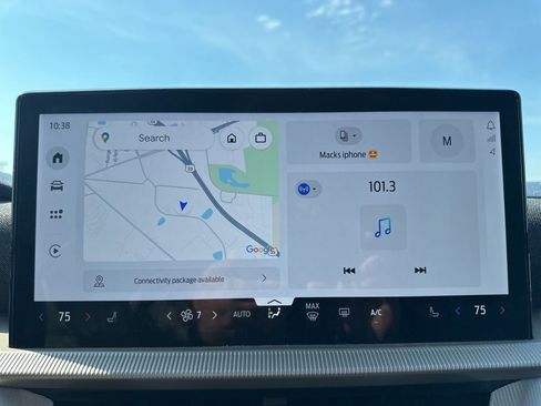 Used 2025 Ford Explorer Active image 22