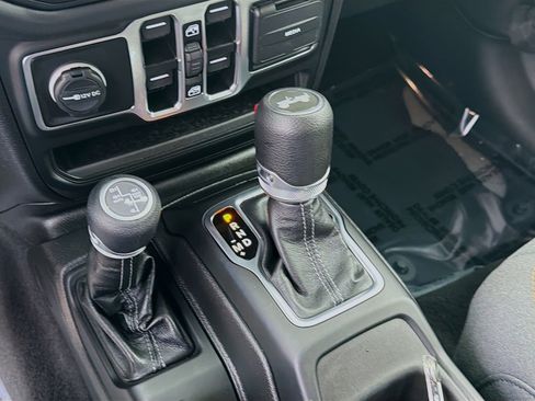 Used 2025 Jeep Wrangler Sahara w/ Safety Group image 15