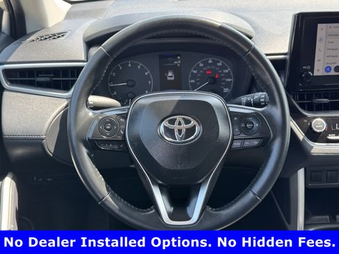 Used 2025 Toyota Corolla Cross LE FWD image 12