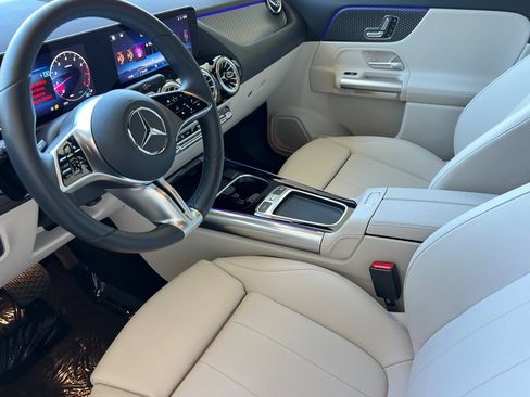 Certified 2025 Mercedes-Benz GLA 250 image 14