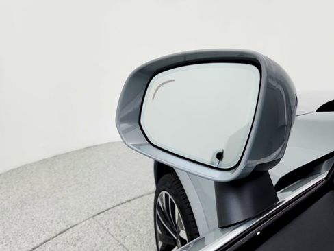 New 2026 Volvo XC90 B6 Plus w/ Protection Package Premier image 19