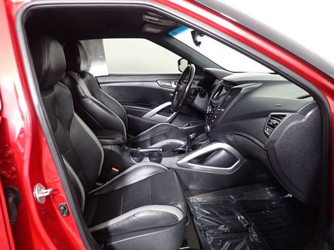Used 2016 Hyundai Veloster Turbo FWD image 31