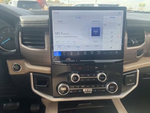 Used 2022 Ford Expedition Max Limited image 26