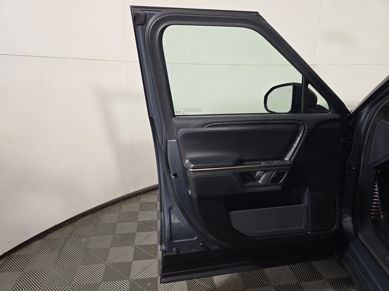 Used 2022 Rivian R1S Launch Edition Quad AWD/4WD image 16