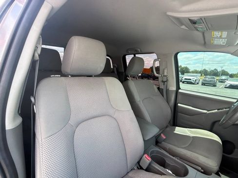 Used 2020 Nissan Frontier SV w/ Midnight Edition Floor Mats RWD image 16