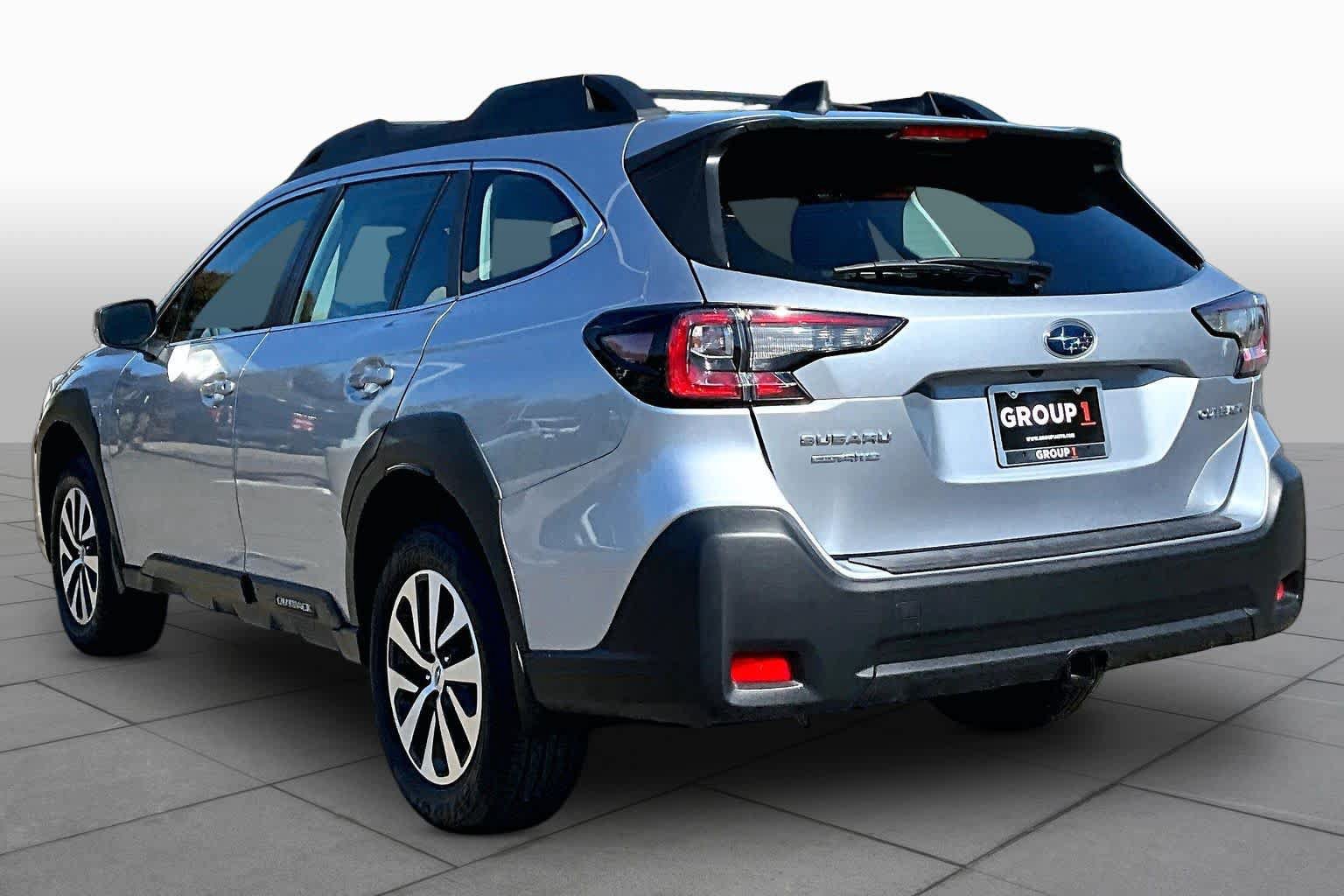 Used 2024 Subaru Outback AWD/4WD image 11