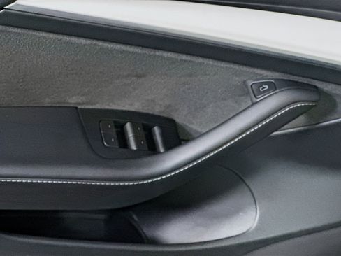 Used 2023 Tesla Model 3 Standard Range image 15