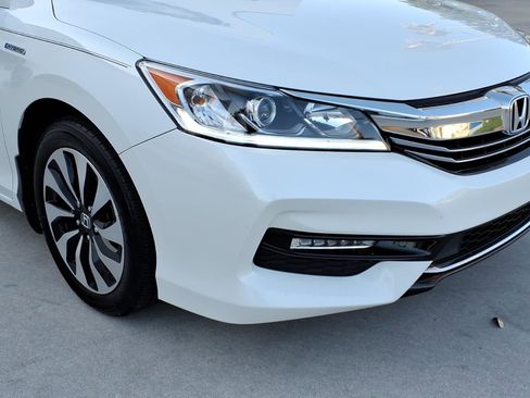 Certified 2017 Honda Accord EX-L image 18