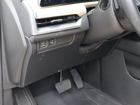 Used 2024 Cadillac XT4 Premium Luxury FWD image 24