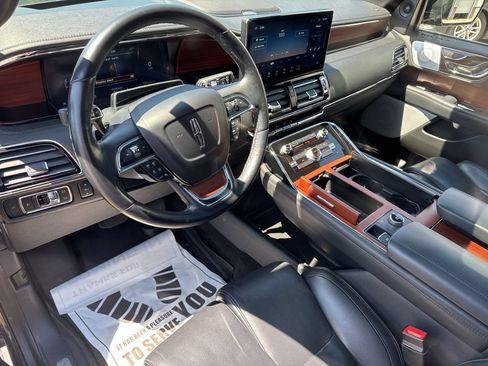 Used 2022 Lincoln Navigator Reserve AWD/4WD image 14