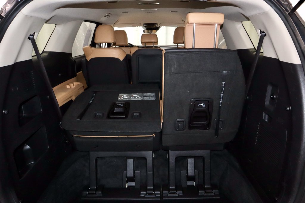 Used 2024 Kia Carnival LX FWD image 14