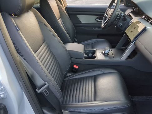Certified 2025 Land Rover Discovery Sport Dynamic SE AWD/4WD image 23