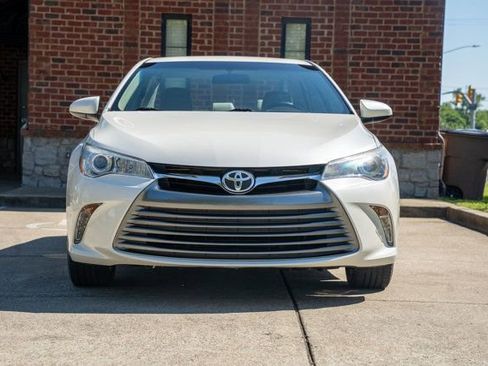 Used 2017 Toyota Camry XLE FWD image 2