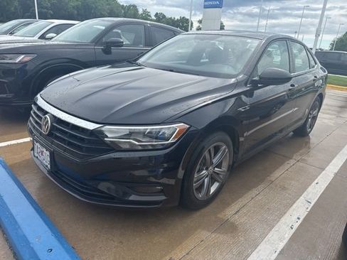 Used 2021 Volkswagen Jetta R-Line FWD image 2