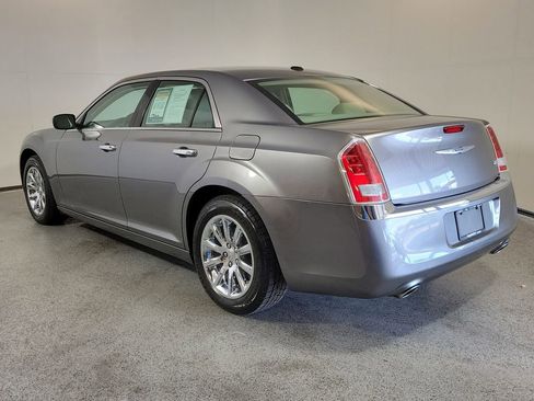 Used 2011 Chrysler 300 Limited RWD image 5