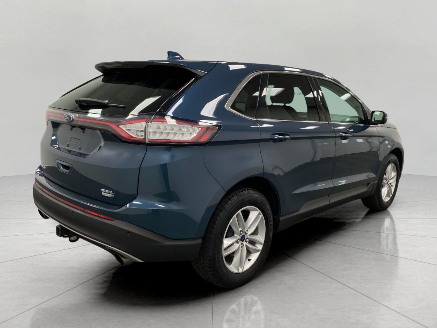 Used 2016 Ford Edge SEL w/ Equipment Group 201A AWD/4WD image 4