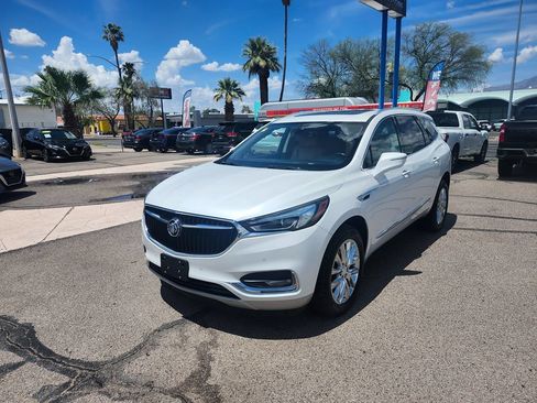 Used 2018 Buick Enclave Premium FWD image 3